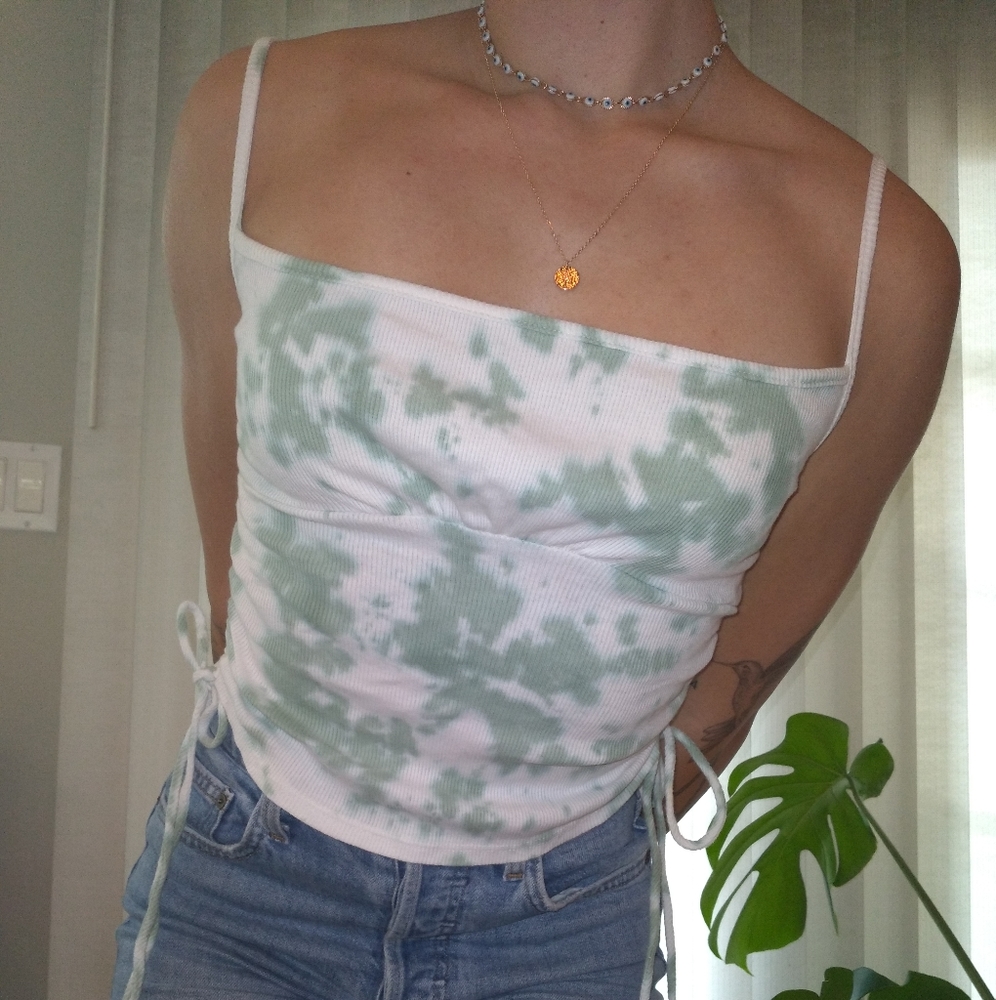 🤍White and Sage Tank